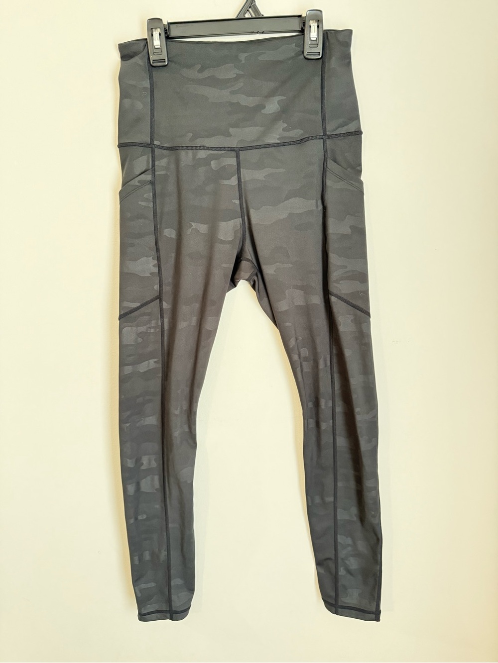KIAVA Gray Camo High-Waist Leggings